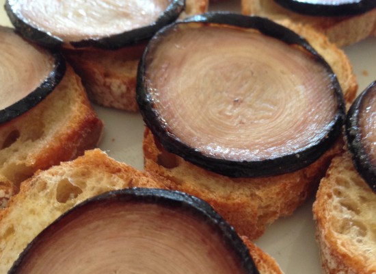 Toasts de baguette chaud à l'andouille de Guémené