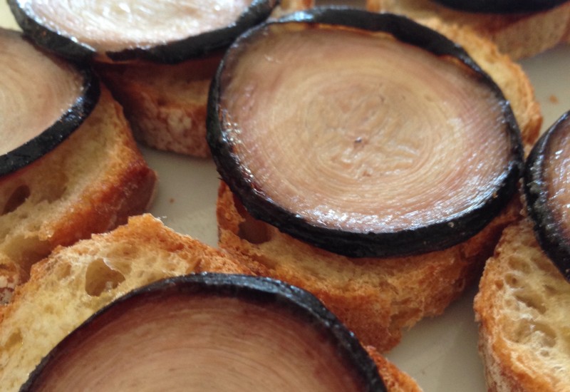 Toasts de baguette chaud à l'andouille de Guémené